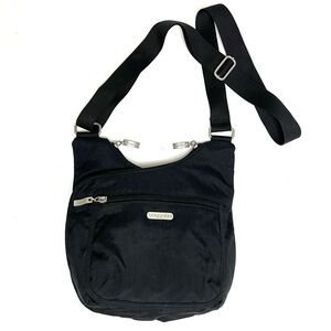 Baggallini Crossover Triple Entry Crossbody in Black
